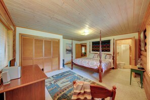 บ้านพัก (3 Bedrooms) | 3 ห้องนอน, เตารีด/โต๊ะรีดผ้า, เปล/เตียงเด็กอ่อน (ฟรี), ผ้าปูที่นอน