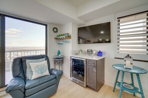 Apartment (1 Bedroom) | Interior - Atlantic City Condo w/ Community Pool! (Atlantic City)