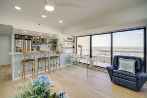 Interior - Atlantic City Condo w/ Community Pool! (Atlantic City)