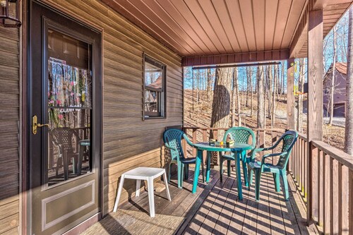 Quiet & Private Cabin ~ 5 Mi to Dale Hollow Lake!