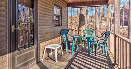 Quiet & Private Cabin ~ 5 Mi to Dale Hollow Lake!
