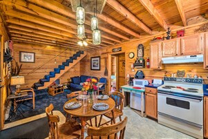 House (2 Bedrooms) | Interior