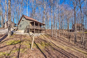 House (2 Bedrooms) | Interior - Quiet & Private Cabin ~ 5 Mi to Dale Hollow Lake! (Burkesville)