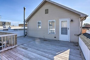 Apartment (1 Bedroom) | Interior - Updated Lake Erie Home ~ 34 Mi to Cedar Point! (Lorain)