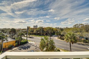 Interior - Myrtle Beach Condo w/ Lazy River: Walk to Beach! (Myrtle Beach)