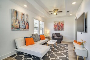 Cottage (1 Bedroom) | Front of property - Charming Gulf Coast Cottage - 1 Mile to the Coast! (Long Beach)