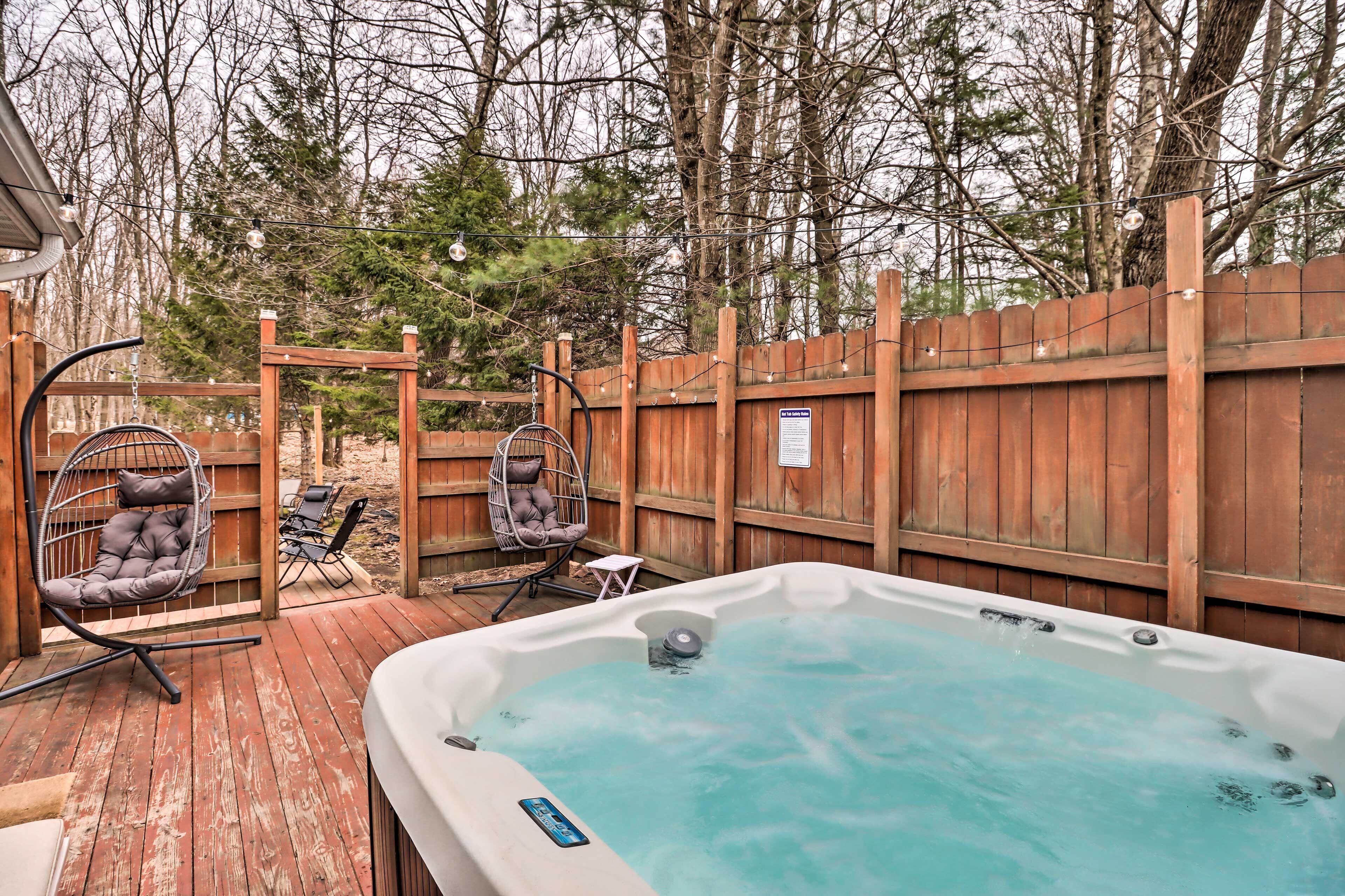 Poconos Home w/ Private Hot Tub & Community Pool!