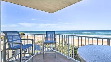 Apartment (2 Bedrooms) | Front of property