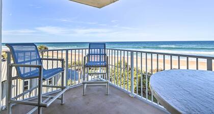 Luxe Oceanfront Condo w/ Pool, Beach Access + Gear