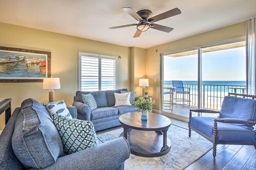 Luxe Oceanfront Condo w/ Pool, Beach Access + Gear