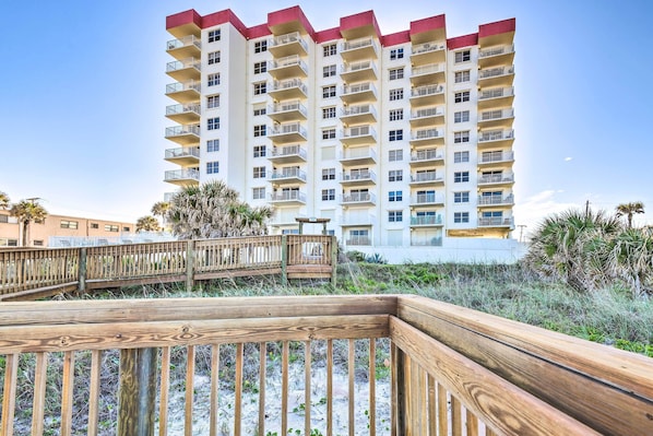 Interior - Luxe Oceanfront Condo w/ Pool, Beach Access + Gear (Ormond Beach)