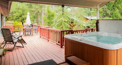 Deck & Bbq: Rustic Groveland Home!