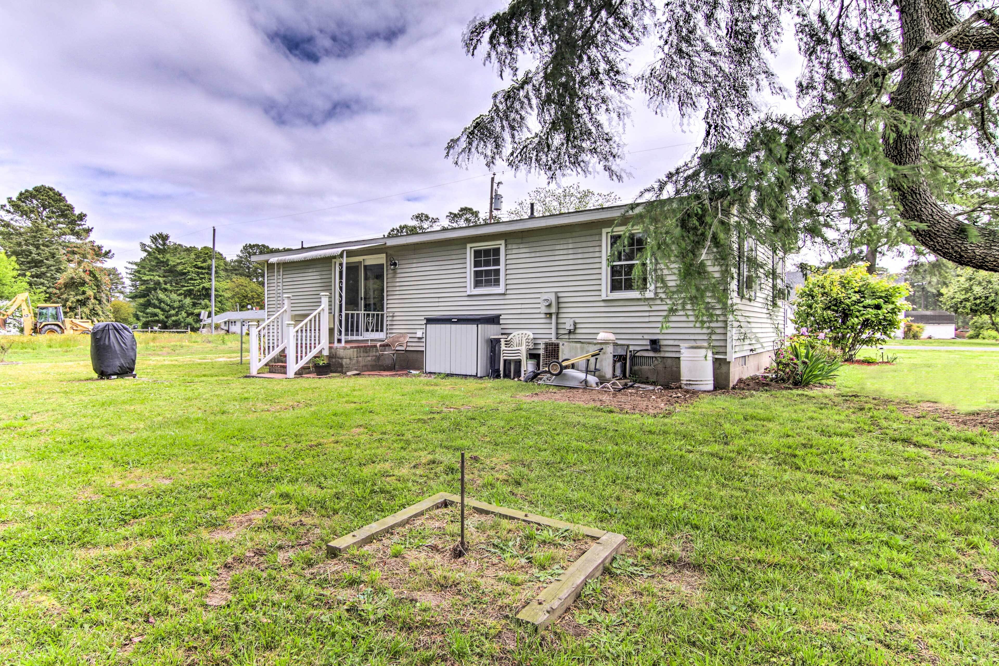 Home on Chesapeake Bay: Large Yard, Fire Pit