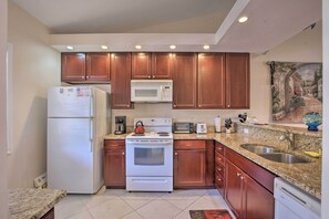 Interior - Snowbird's Escape: 6 Mi to the Beach & Old Naples! (Naples)