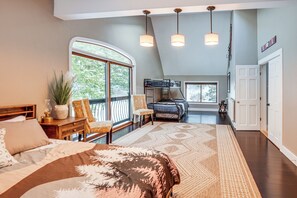 House (Multiple Bedrooms) | Interior - White Mountain Escape w/ Separate In-law Suite! (Thornton)