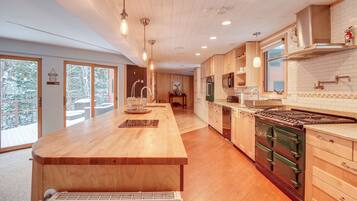 House (Multiple Bedrooms) | Interior