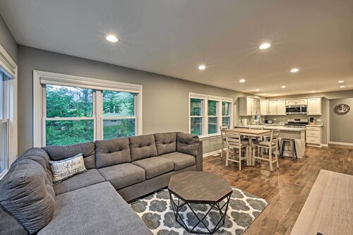 Updated Twin Lakes Cottage, Walk to Lake Mary