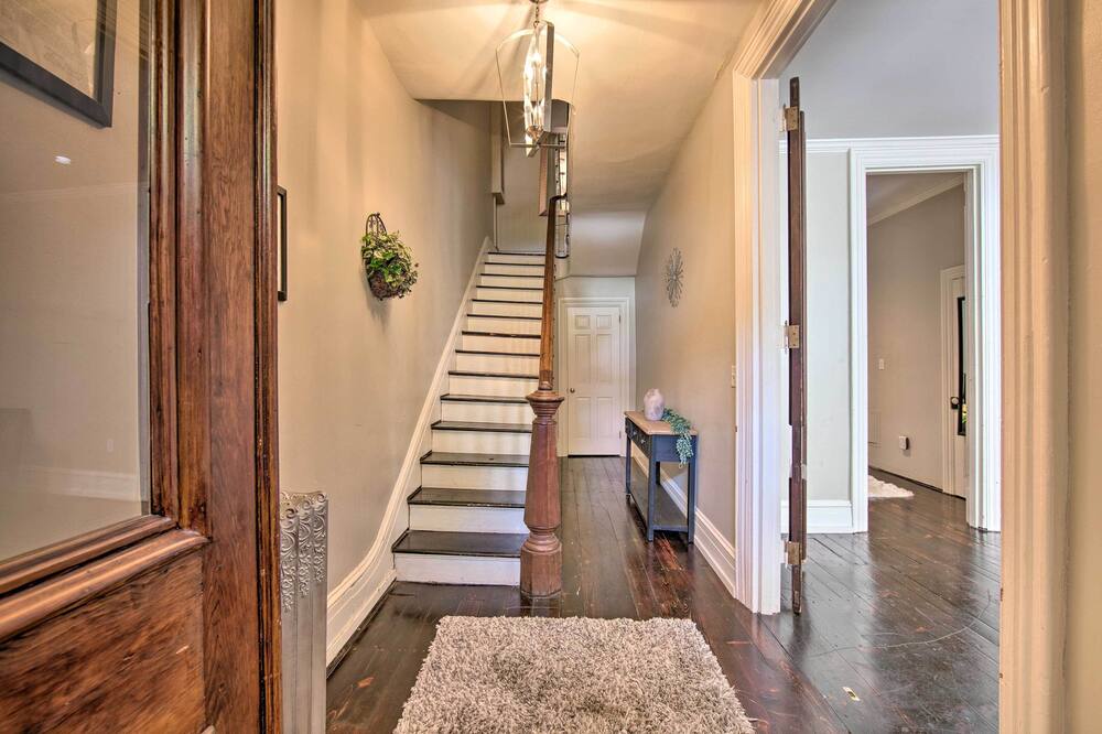 1 Mi to Dtwn: Historic Harrisburg Home - Harrisburg, PA