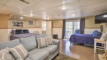 Apartment (0 Bedroom) | Interior