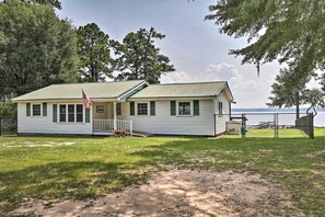 House (3 Bedrooms) | Interior - Idyllic Waterfront Escape w/ Private Boat Dock! (Summerton)