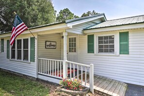 House (3 Bedrooms) | Interior - Idyllic Waterfront Escape w/ Private Boat Dock! (Summerton)