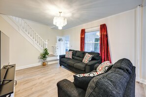 Talo (4 Bedrooms) | Sisätilat