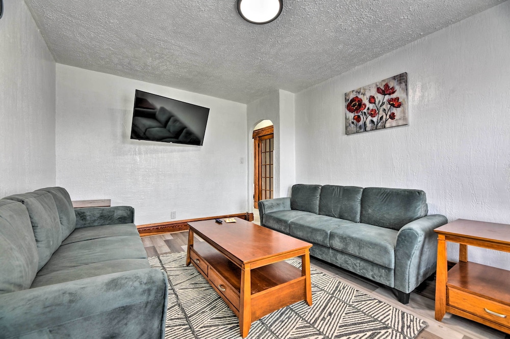 Vacation Rental ~ 2 Mi to Highmark Stadium!