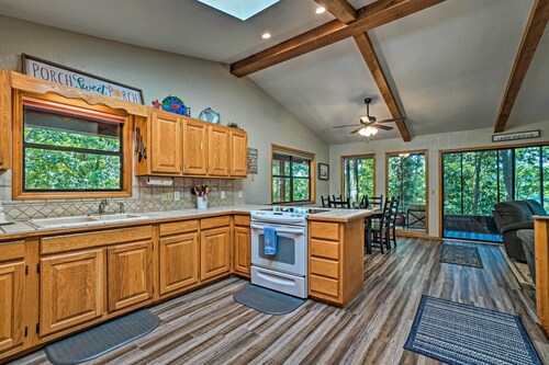 Home w/ Large Deck on Table Rock Lake!