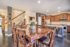 House (4 Bedrooms) | Interior