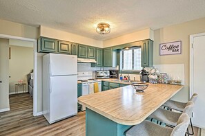 House (3 Bedrooms) | Interior - Golf, Ski + Fish: Cabin w/ Deck in Tobyhanna! (Tobyhanna)
