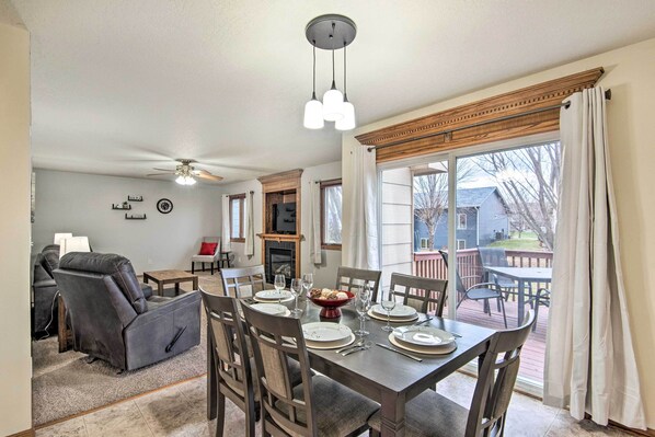 House (4 Bedrooms) | Interior - Altoona Home 11 Mi to Downtown Des Moines (Altoona)