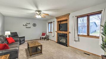 House (4 Bedrooms) | Interior