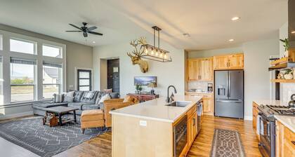 Stylish Montana Vacation Rental w/ Private Hot Tub