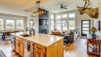 House (3 Bedrooms) | Interior