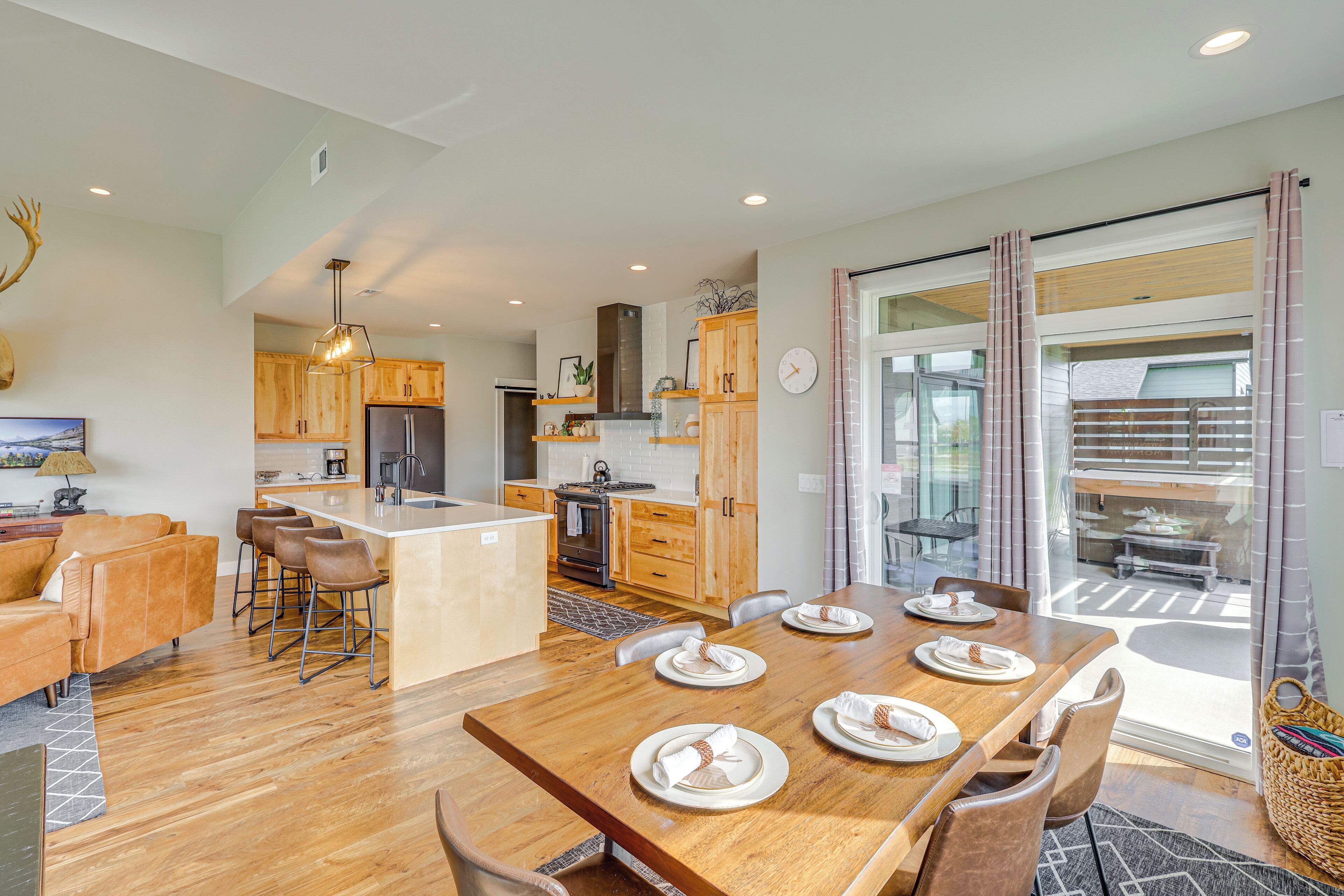 House (3 Bedrooms) | Interior