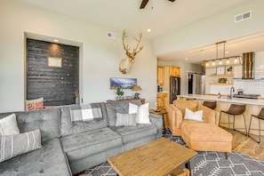House (3 Bedrooms) | Interior