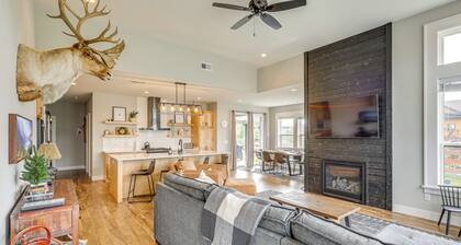 Stylish Montana Vacation Rental w/ Private Hot Tub