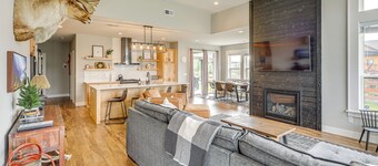 Stylish Montana Vacation Rental w/ Private Hot Tub