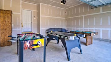 House (5 Bedrooms) | Interior