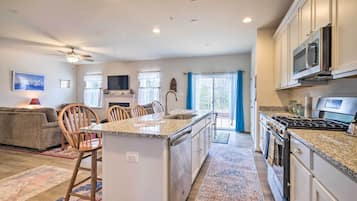 House (5 Bedrooms) | Interior