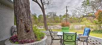 8 Mi to Lake Ray Hubbard: Creekside Garland Home