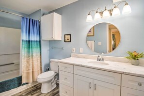 Apartment (2 Bedrooms) | Interior - 5 Mi to Beach: Gulf Shores Condo w/ Perks! (Gulf Shores)