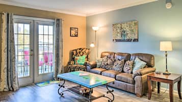 Apartment (2 Bedrooms) | Front of property