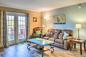 Apartment (2 Bedrooms) | Front of property - 5 Mi to Beach: Gulf Shores Condo w/ Perks! (Gulf Shores)