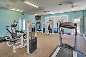 Apartment (2 Bedrooms) | Interior - 5 Mi to Beach: Gulf Shores Condo w/ Perks! (Gulf Shores)