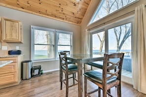 Cottage (2 Bedrooms) | Interior