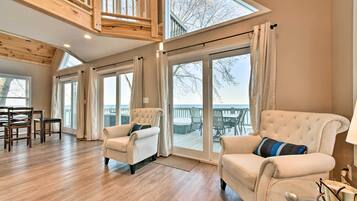 Cottage (2 Bedrooms) | Interior