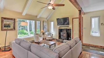 Apartment (2 Bedrooms) | Front of property