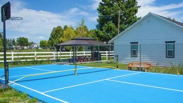 House (4 Bedrooms) | Front of property