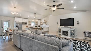 House (4 Bedrooms) | Interior